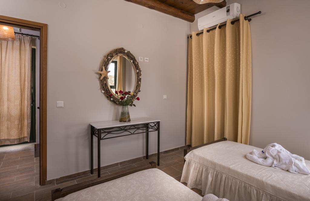 Athina Luxury Villas Xamoudhokhorion  エクステリア 写真