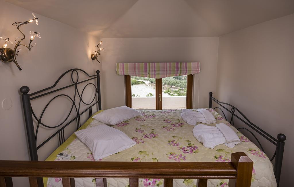 Athina Luxury Villas Xamoudhokhorion  エクステリア 写真