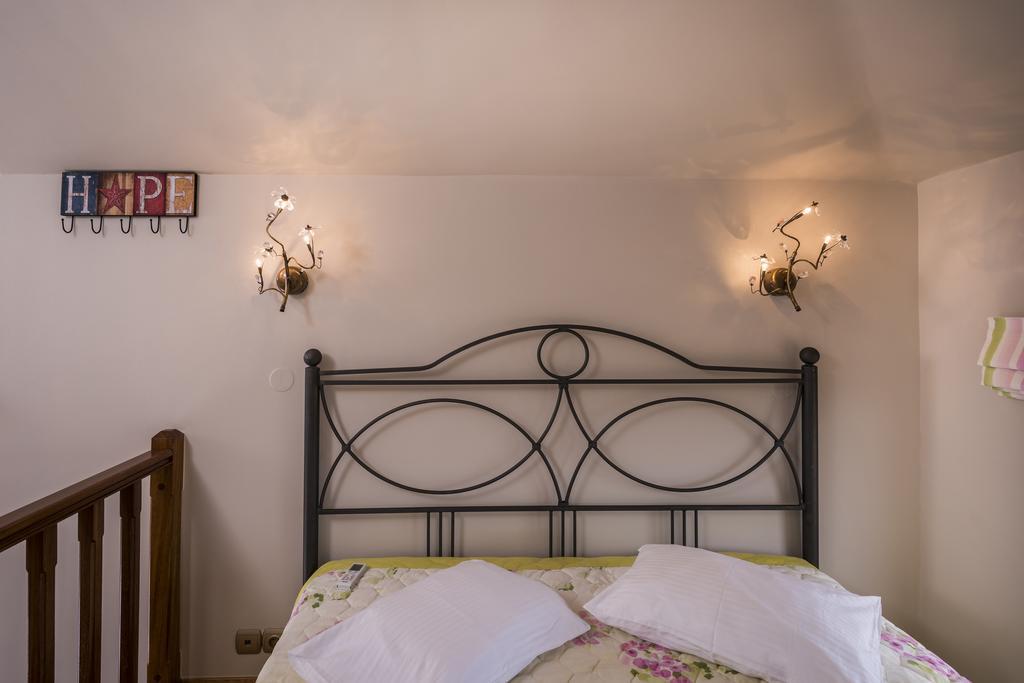 Athina Luxury Villas Xamoudhokhorion  エクステリア 写真