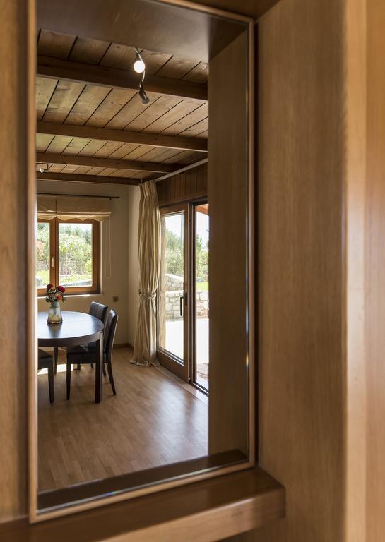 Athina Luxury Villas Xamoudhokhorion  エクステリア 写真