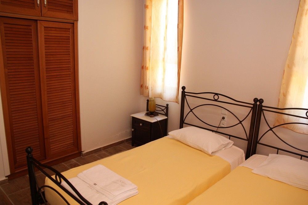 Athina Luxury Villas Xamoudhokhorion  エクステリア 写真